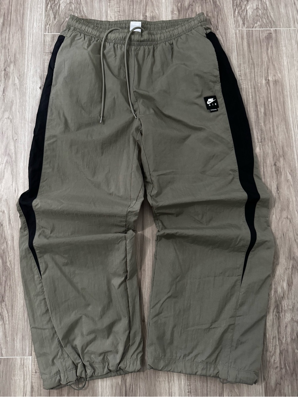 Nike Air Woven Parachute Pants Olive Green Black Men’s Large